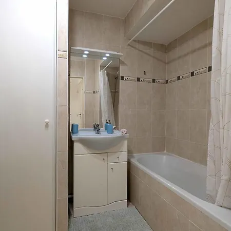 Appartement For 4 With Beautiful Garden *