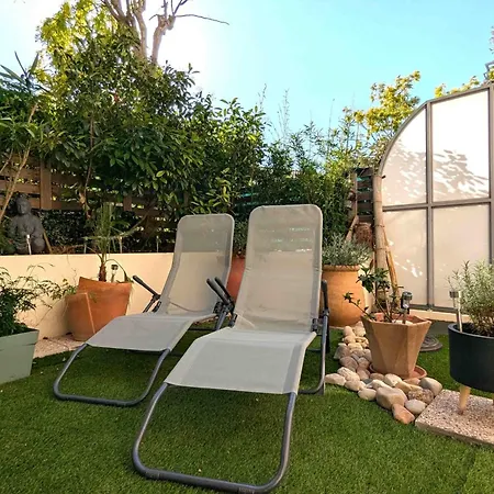 Apartment For 4 With Beautiful Garden Hyeres